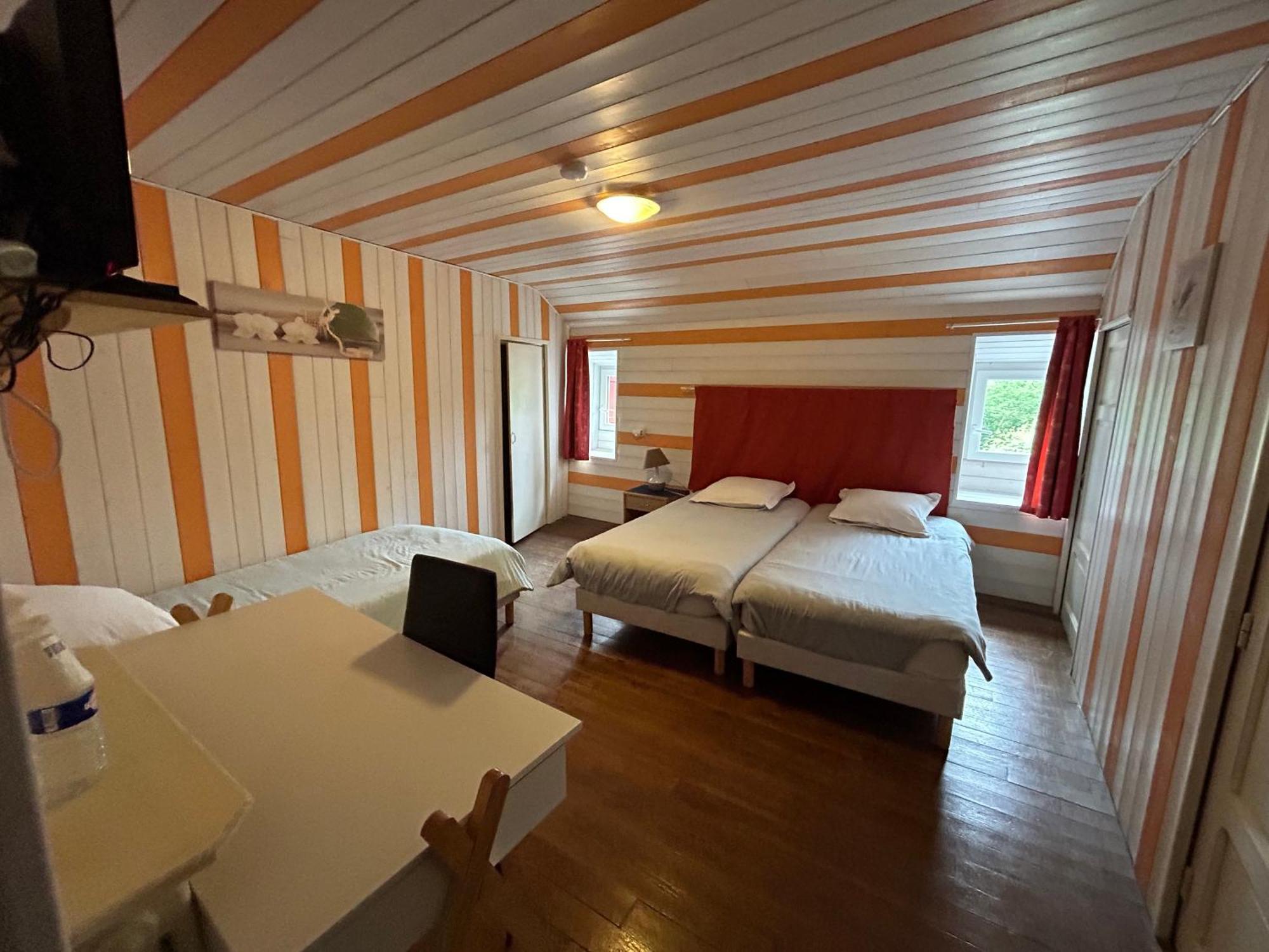 Chambres D'Hotes La Cheminee Tardets-Sorholus Exterior photo